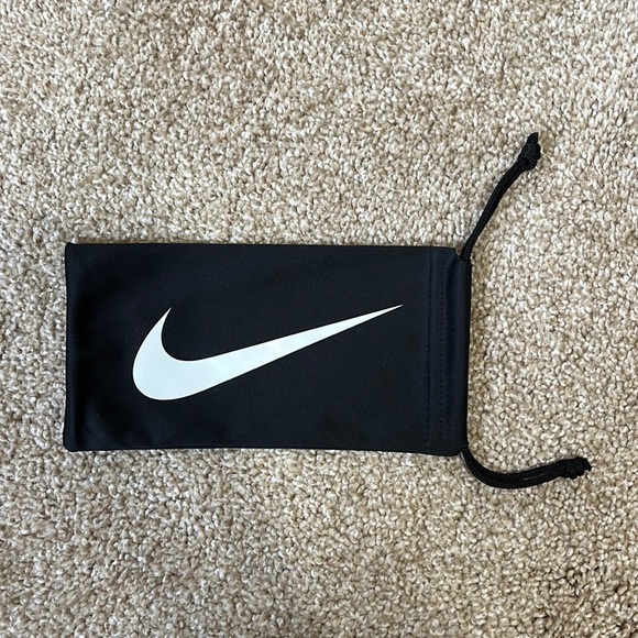 Nike Other - NIKE Black & White Soft Microfiber Sunglasses Case Drawstring Pouch
